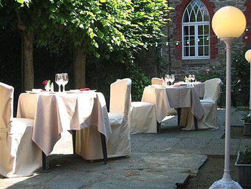 Hotel-Restaurant De L'Abbaye Plancoet Ресторан фото